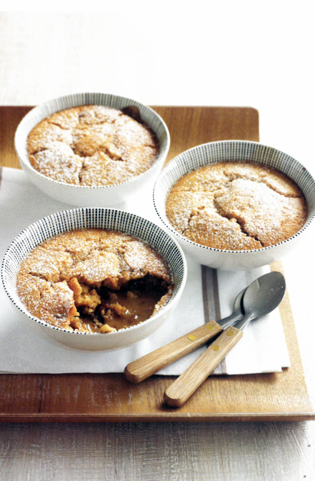 Caramel-date-self-saucing-pudding