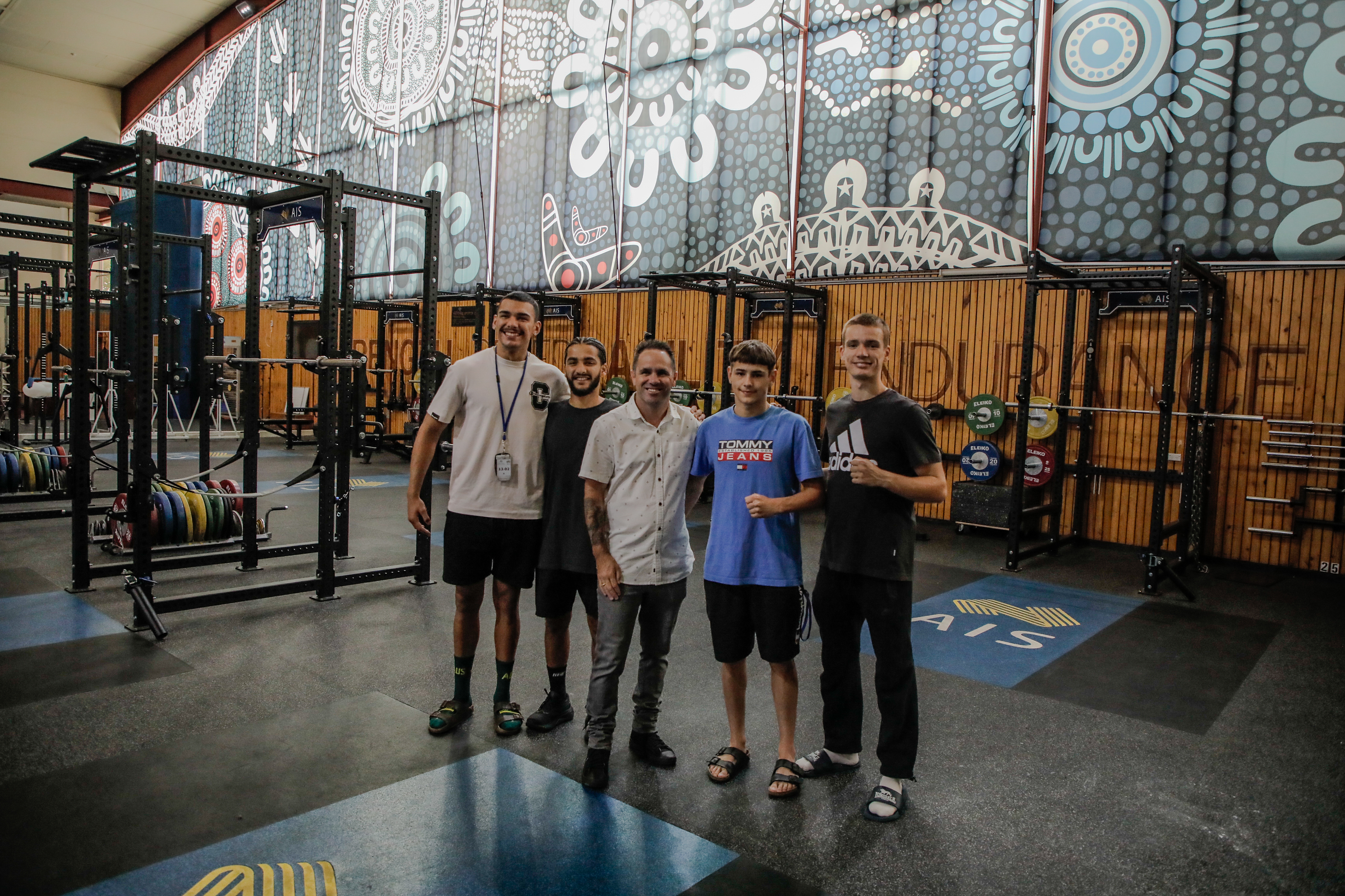 Brad Hore pictured with members of the Australian boxing team