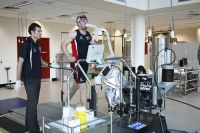 Senior sport physiologist Philo Saunders and AIS rower Danjels Reedman during a VO2 Max testing session 2009